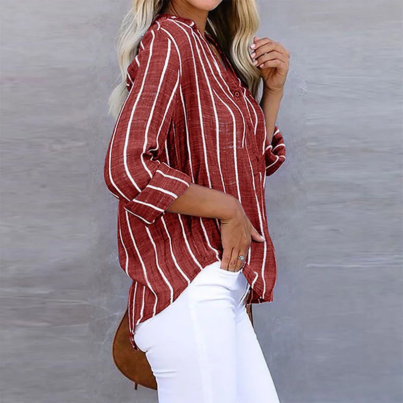 Annie | Elegante gestreepte blouse met knopen - Image 2