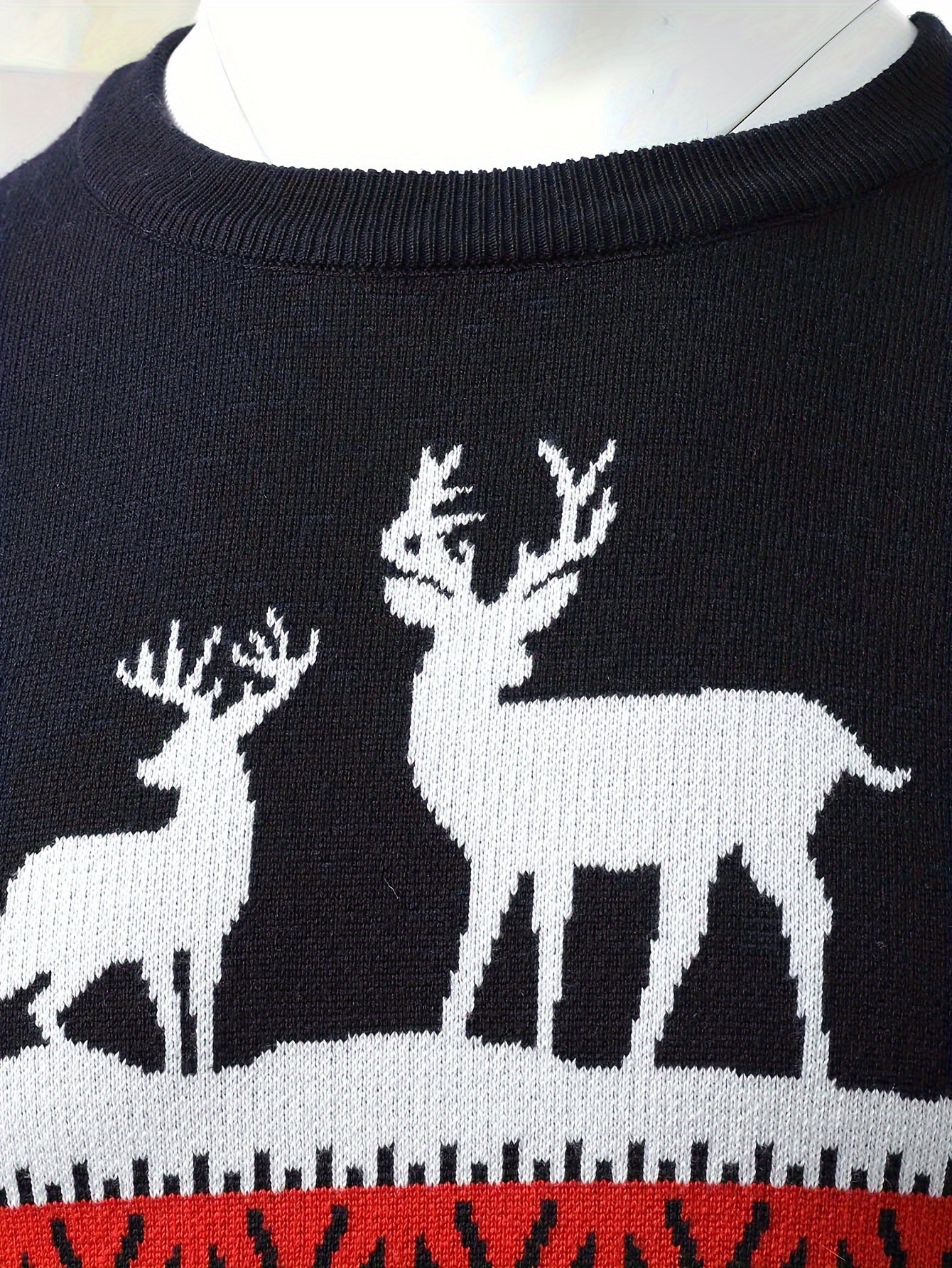 Bram | Feestelijke herentrui met kerst- en rendierprint - Image 15
