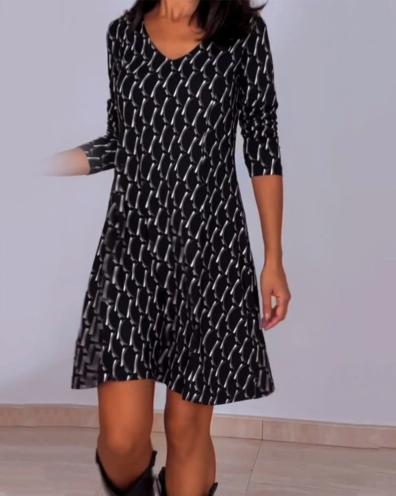 Diamond print v-hals jurk - Image 3