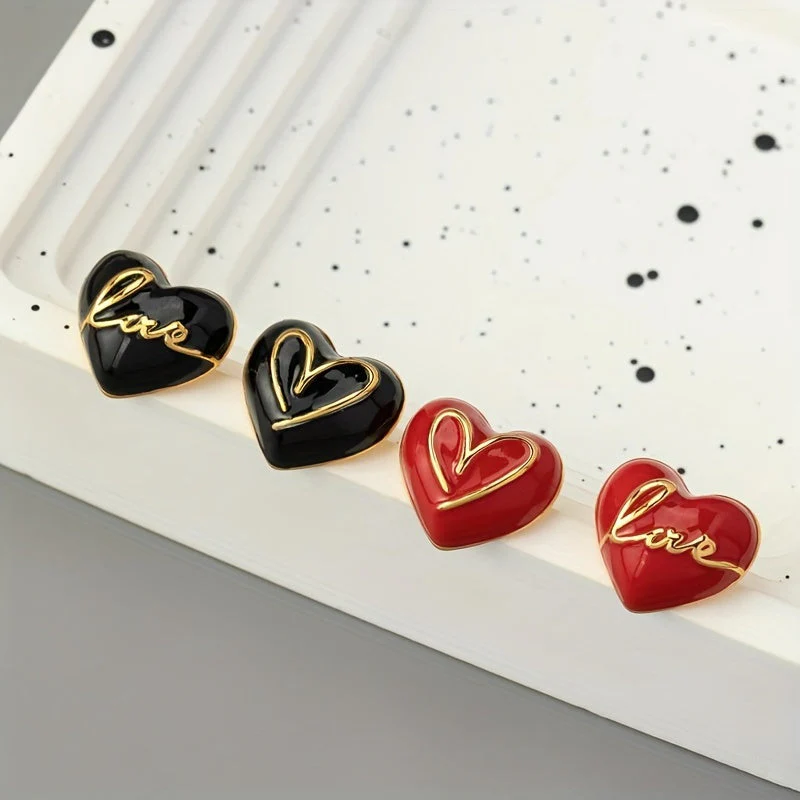 Elena | Elegante rode hart & letter asymmetrische oorbellen - Image 7