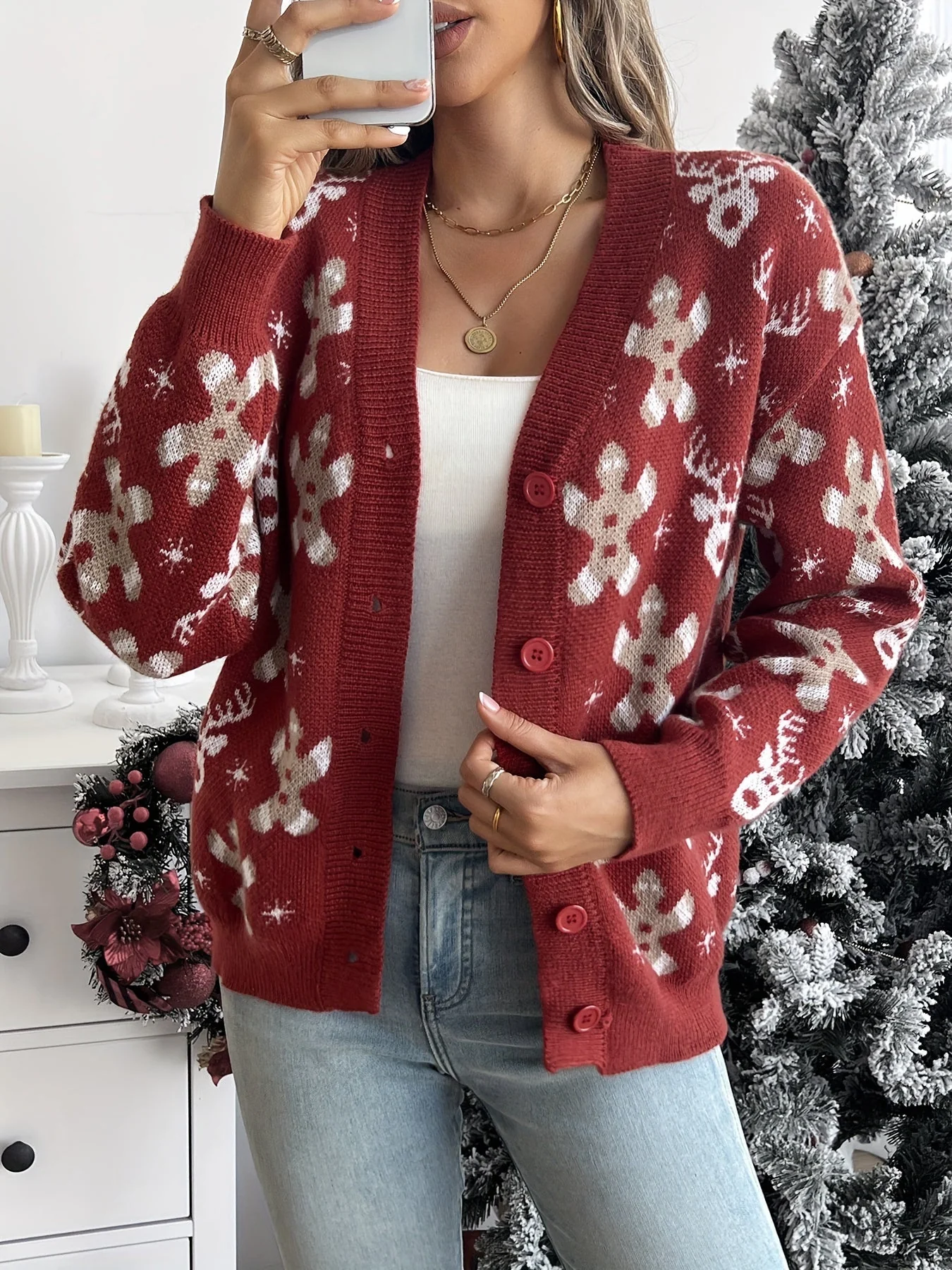 Elin | Elegant gebreid kerstvest met knopen - Image 2