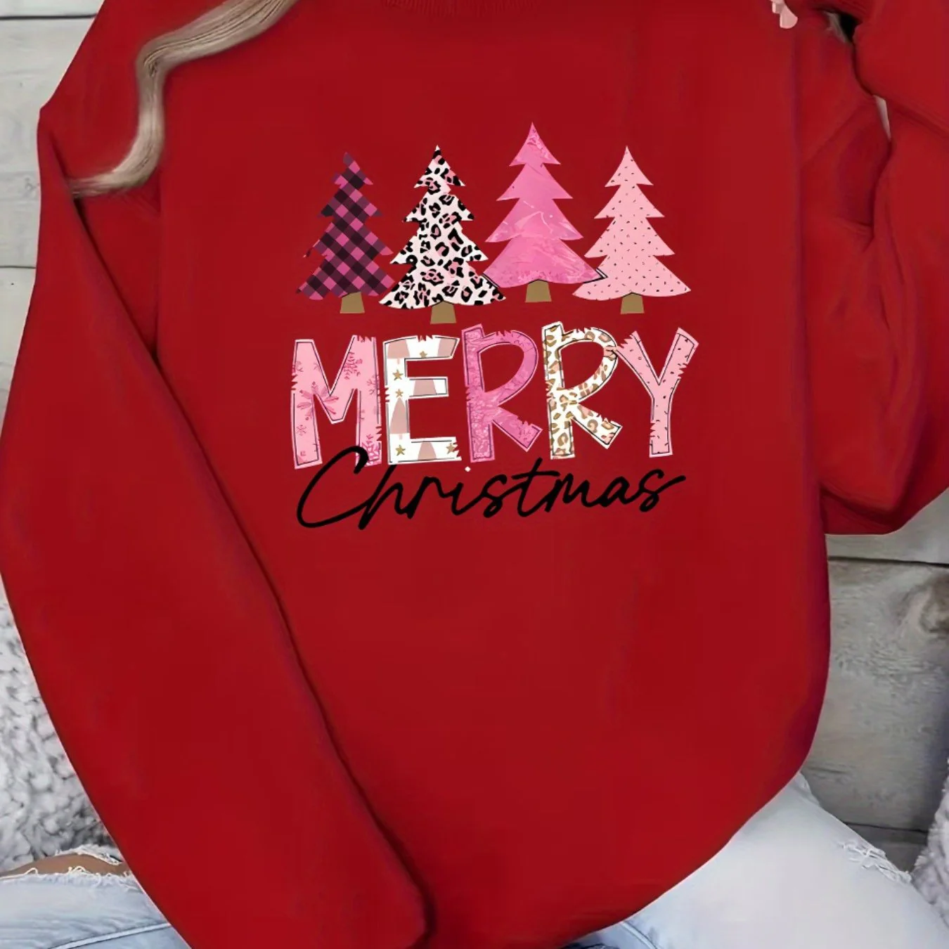 Elin | Gezellige kersttrui met kerstboompatroon en "Merry Christmas" print - Image 11