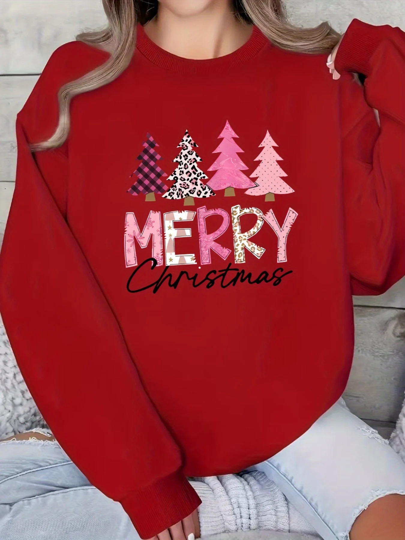 Elin | Gezellige kersttrui met kerstboompatroon en "Merry Christmas" print - Image 4