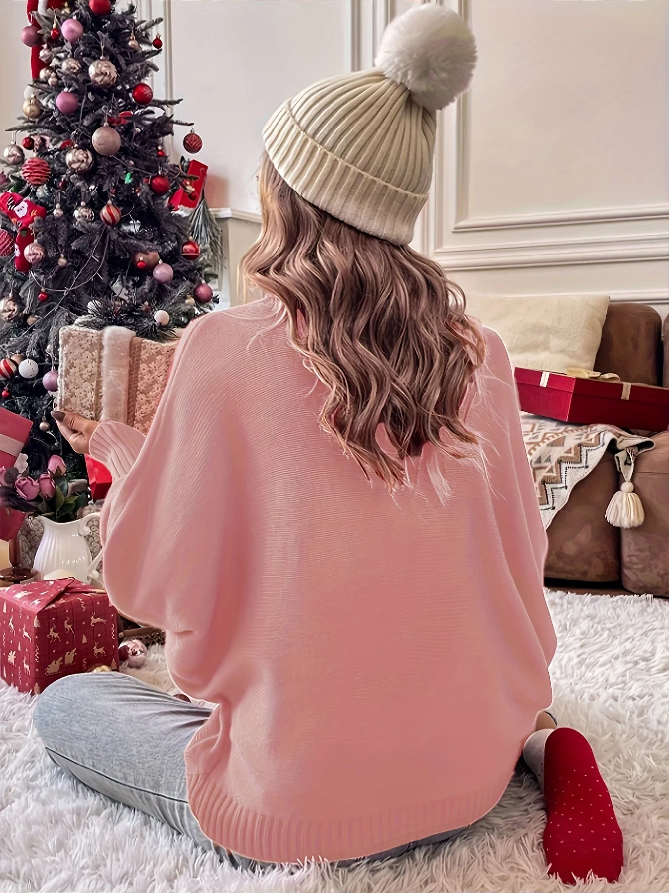 Elin | Vrolijke kersttruien met vleermuismouwen en elegante col voor dames - Image 5