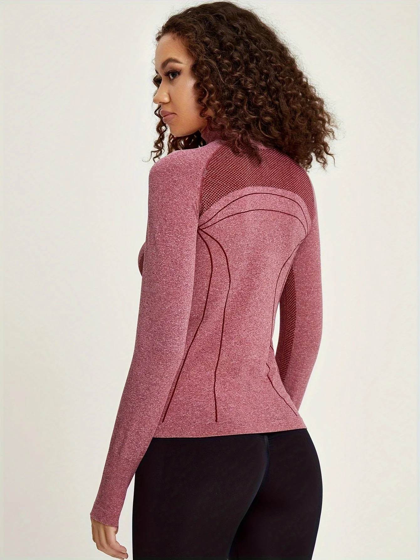 Esmée | Sportief track jacket met lange mouw en volledige rits in zwart - Image 3