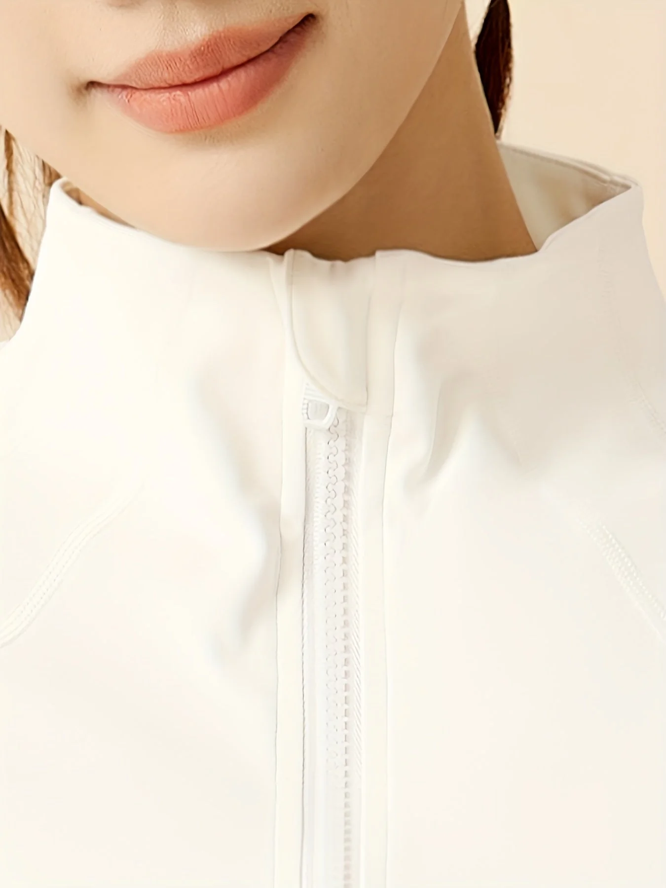 Eva | Cropped sportjack met ademende stof en staande kraag - Image 8