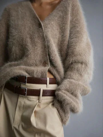 Fluffy cardigan met v-hals en knopen - Image 3
