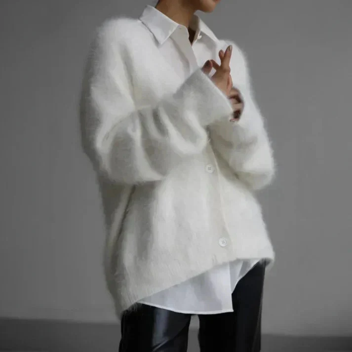 Fluffy cardigan met v-hals en knopen - Image 5