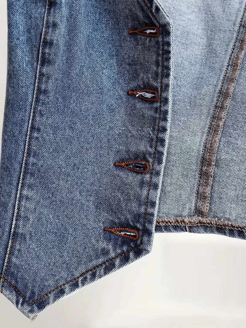 Gilet met V-hals en puntige zoom - Image 4