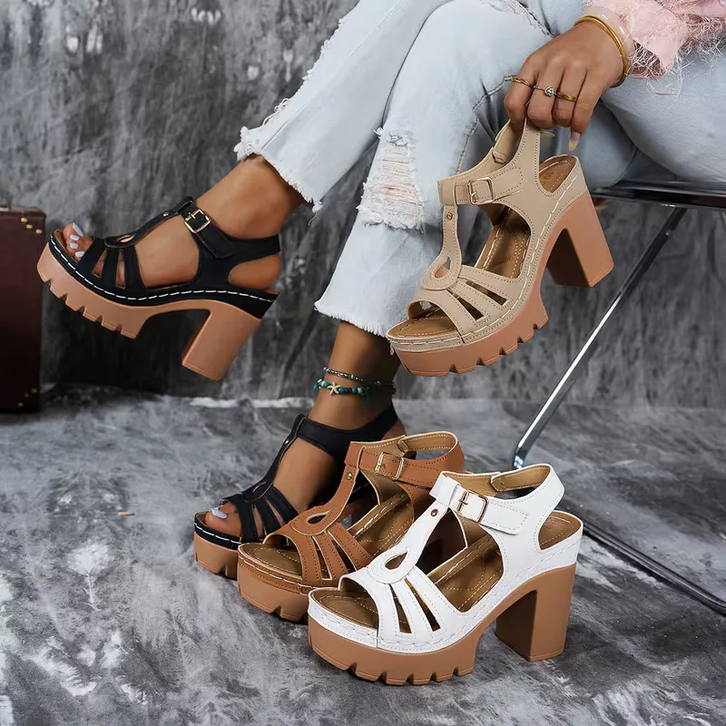 Hak sandaal met T-strap - Image 10