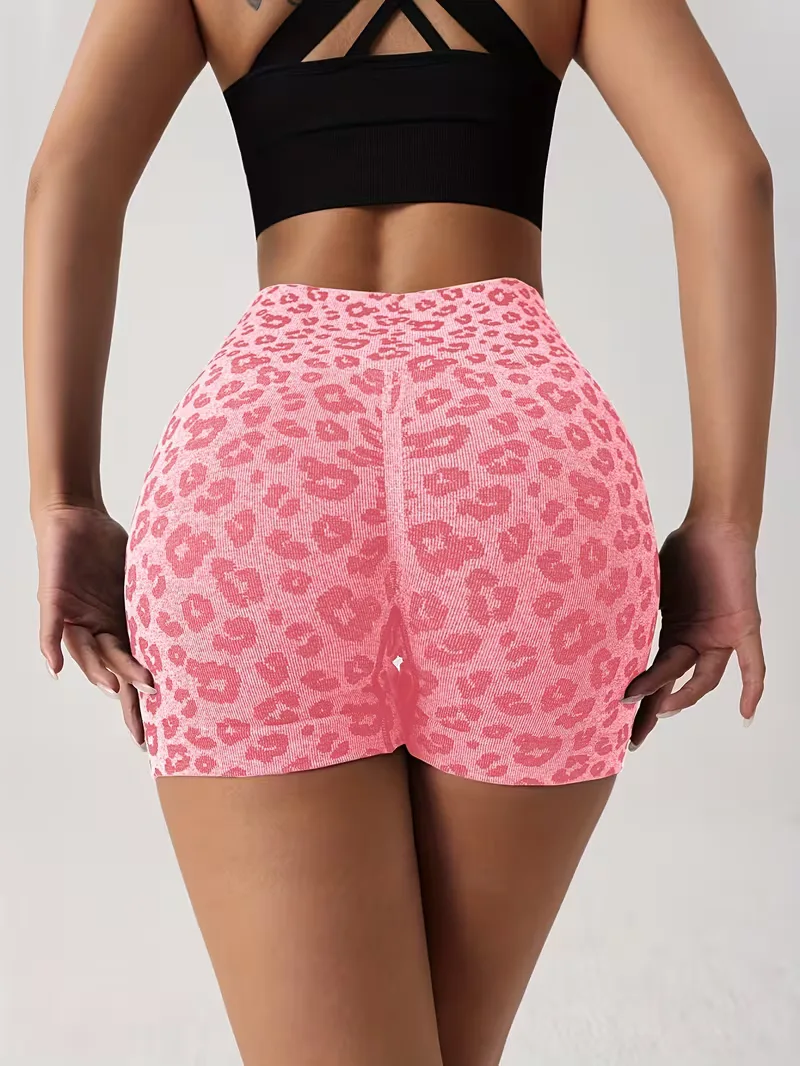 High-waisted shorts met leopard print - Image 5