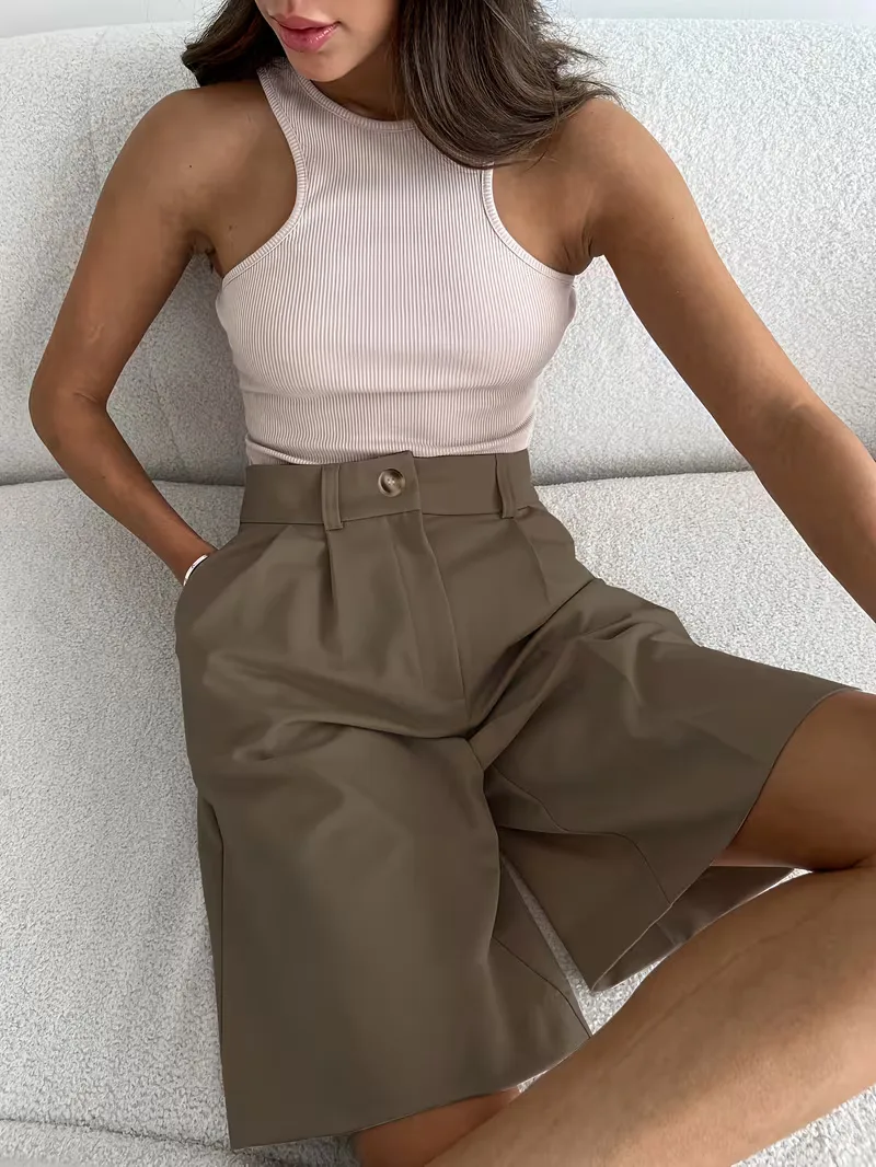 High-waisted straight leg shorts - Image 13