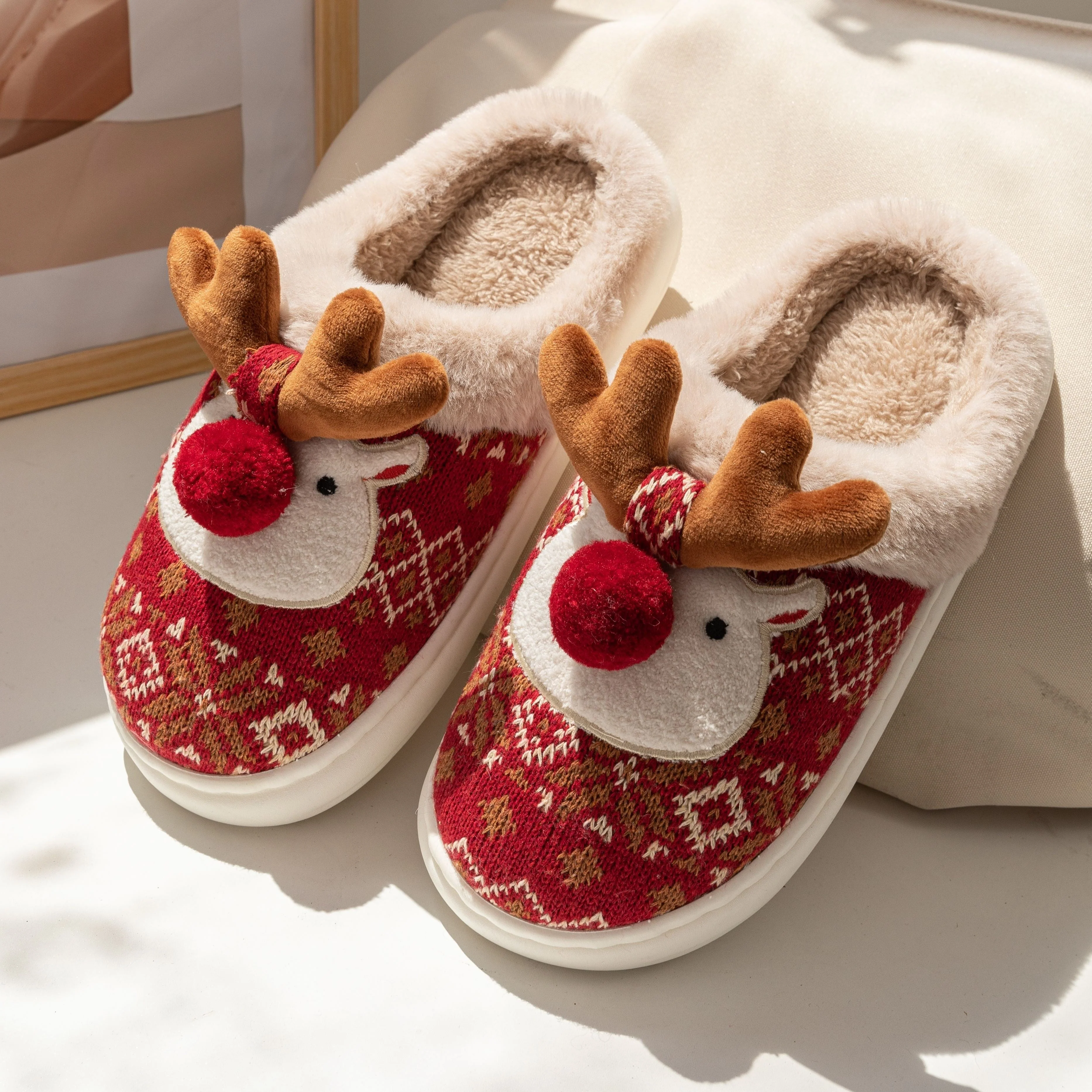 Jasper | Gezellige kerst rendier pluche sloffen - Image 2