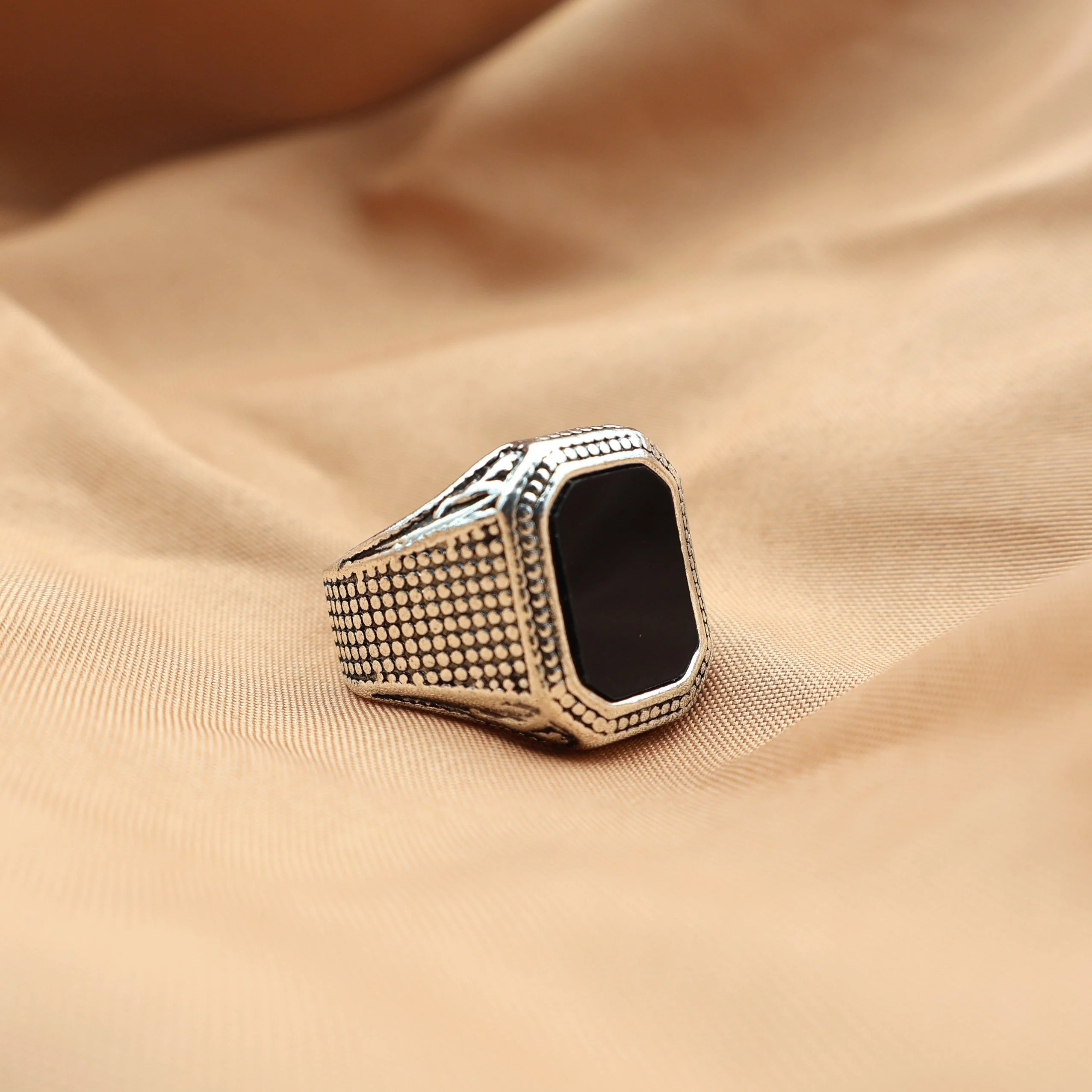 Jeroen | Zwarte ring met strass - Image 5