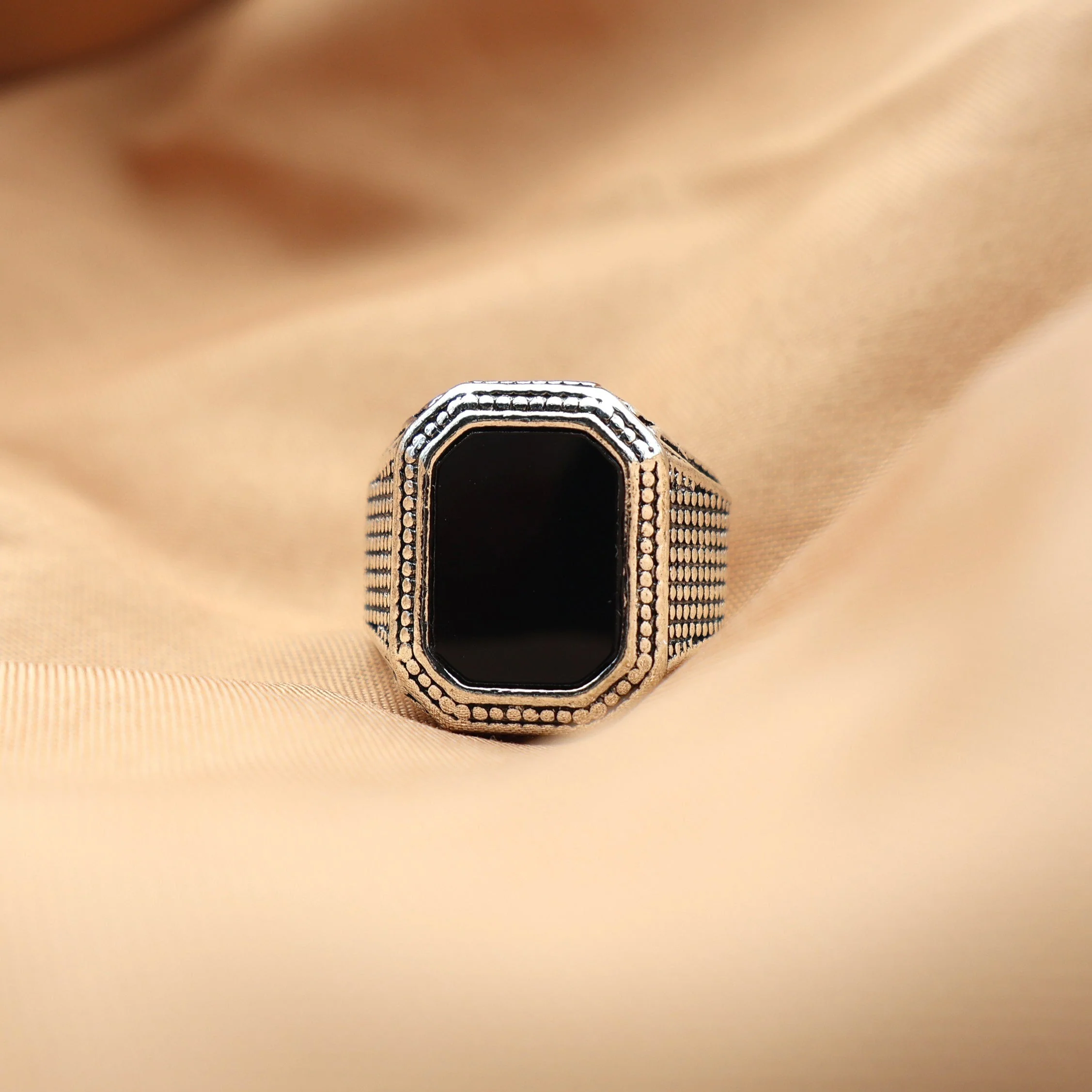 Jeroen | Zwarte ring met strass - Image 6