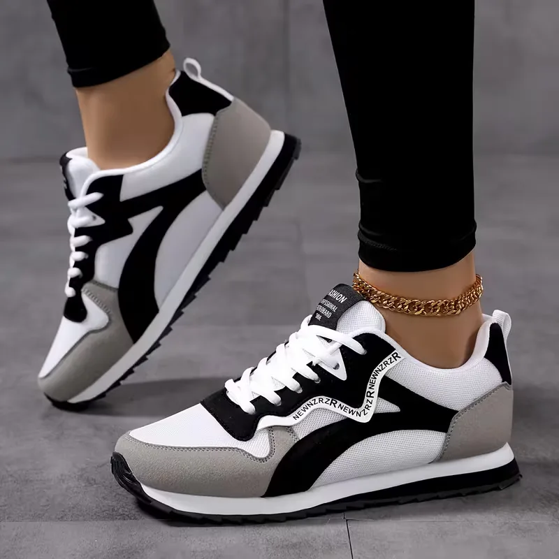 Lage sneakers met gestreept patroon - Image 2