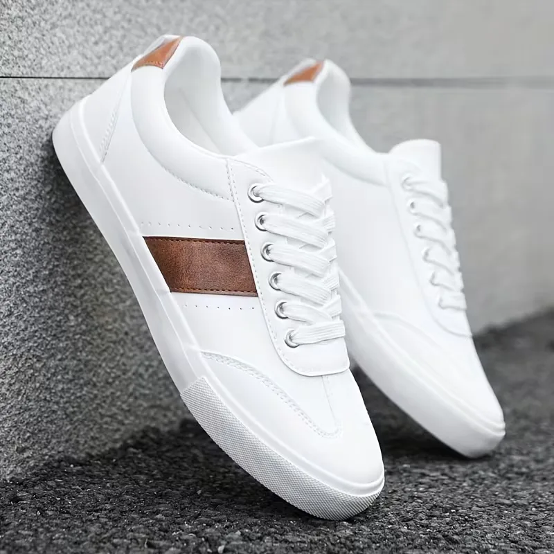 Lage sneakers met vetersluiting en suède accent - Image 4