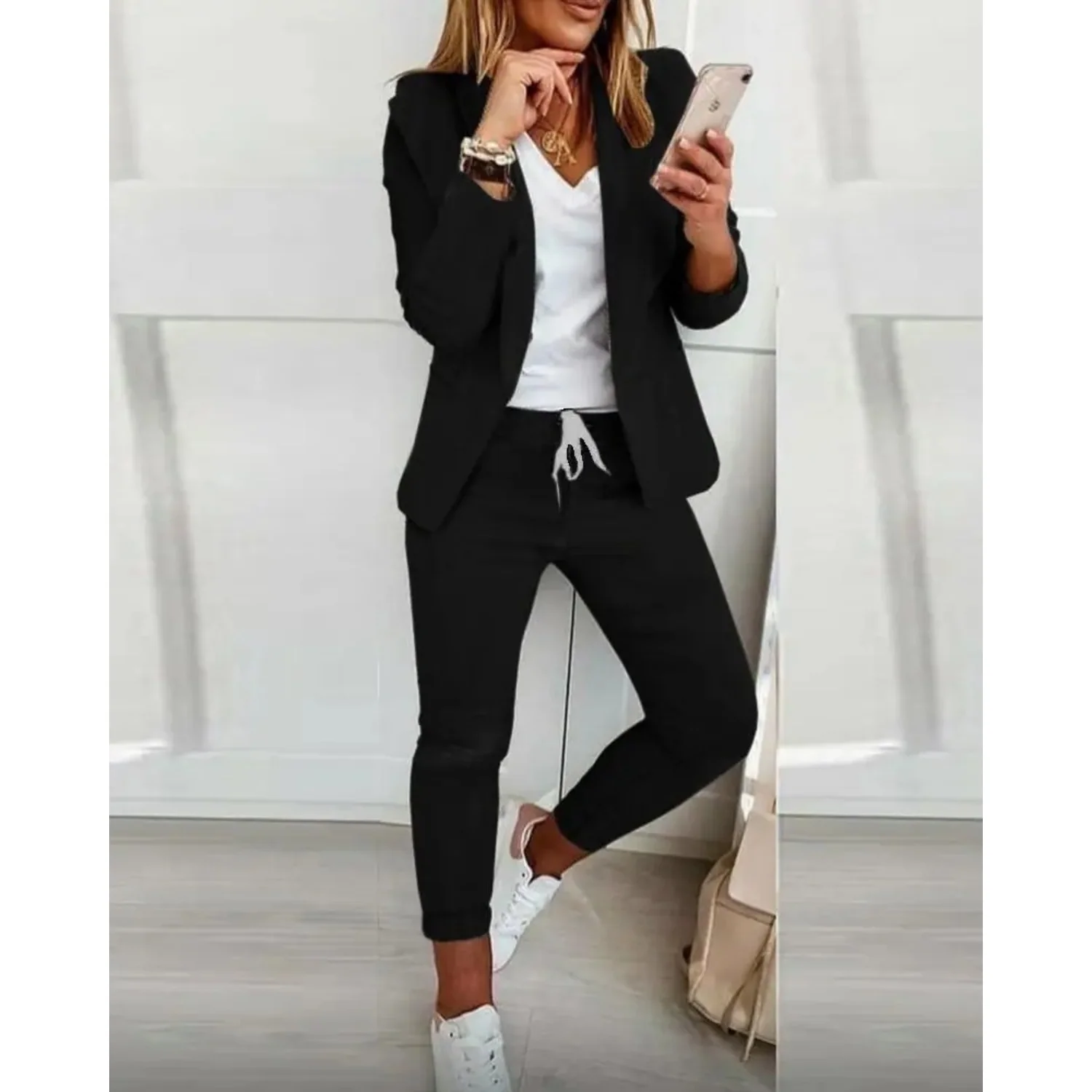 Lena | Slim-fit blazer en broek set in effen kleur - Image 3