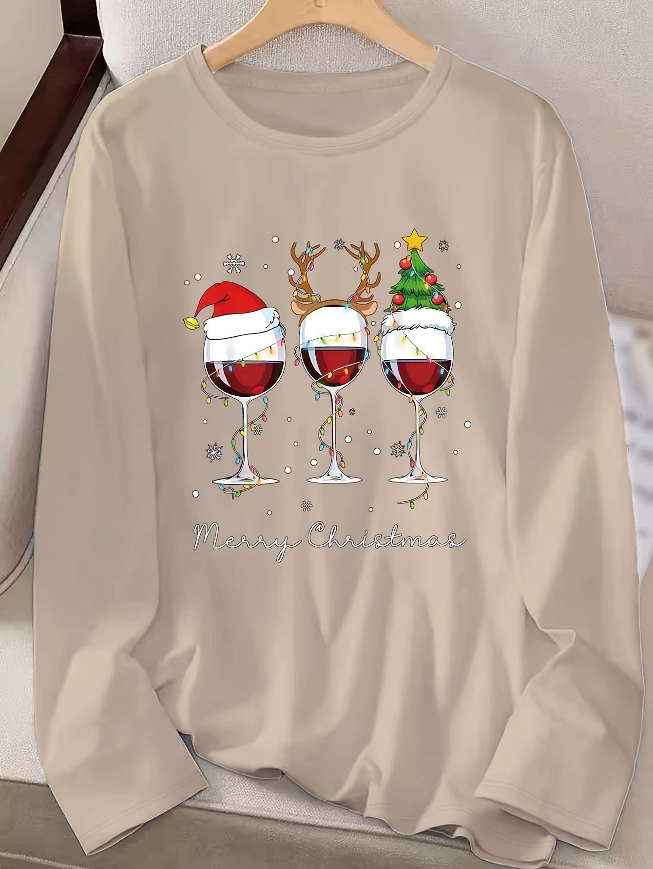 Lotte | Feestelijk T-shirt met kerstprint en lange mouwen - Image 10