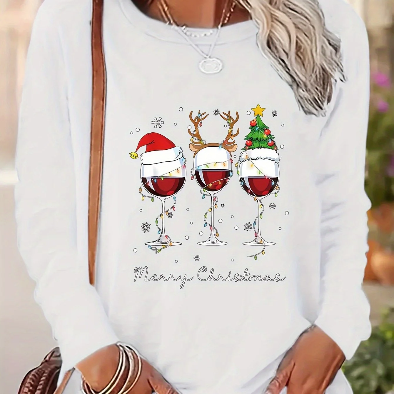 Lotte | Feestelijk T-shirt met kerstprint en lange mouwen - Image 14