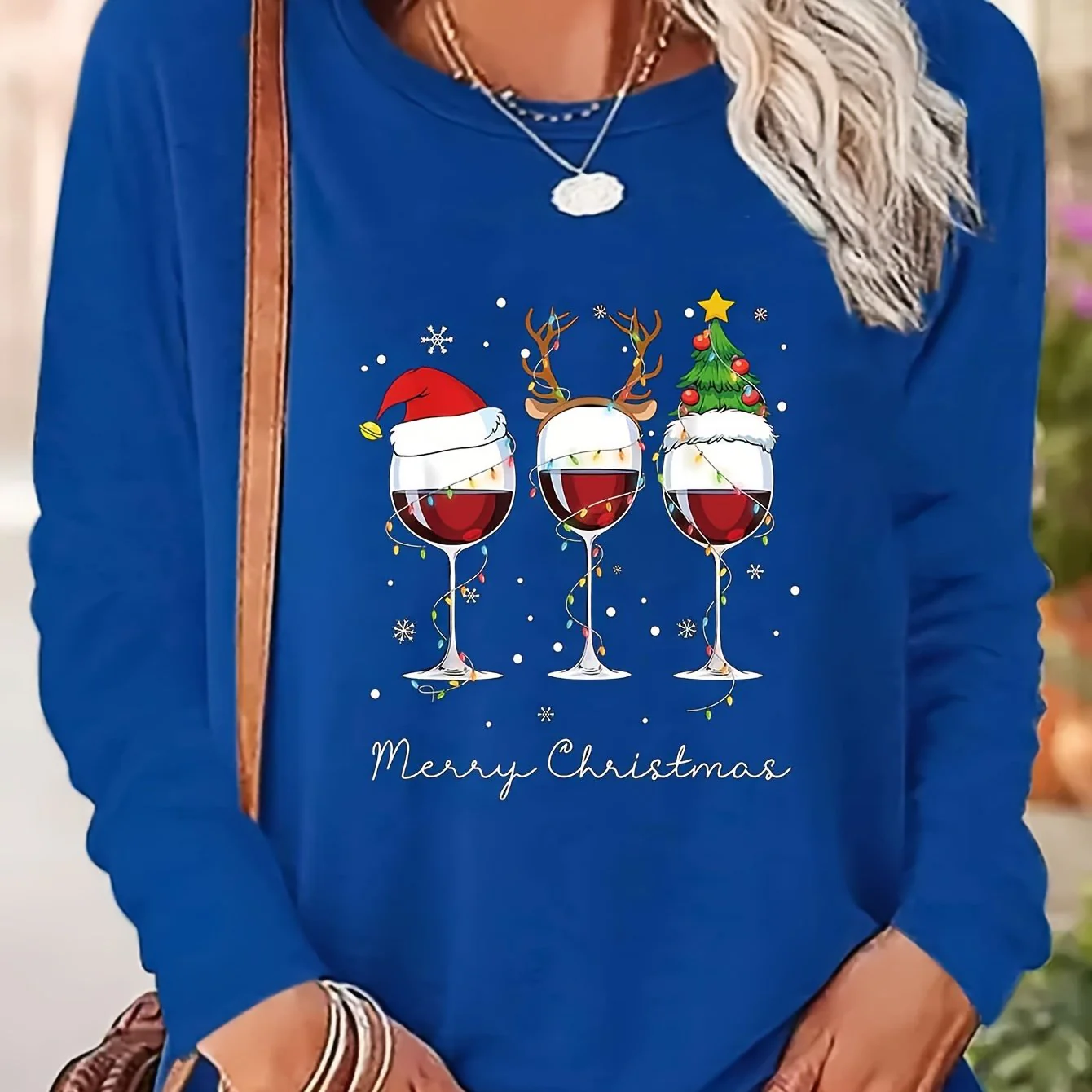 Lotte | Feestelijk T-shirt met kerstprint en lange mouwen - Image 15