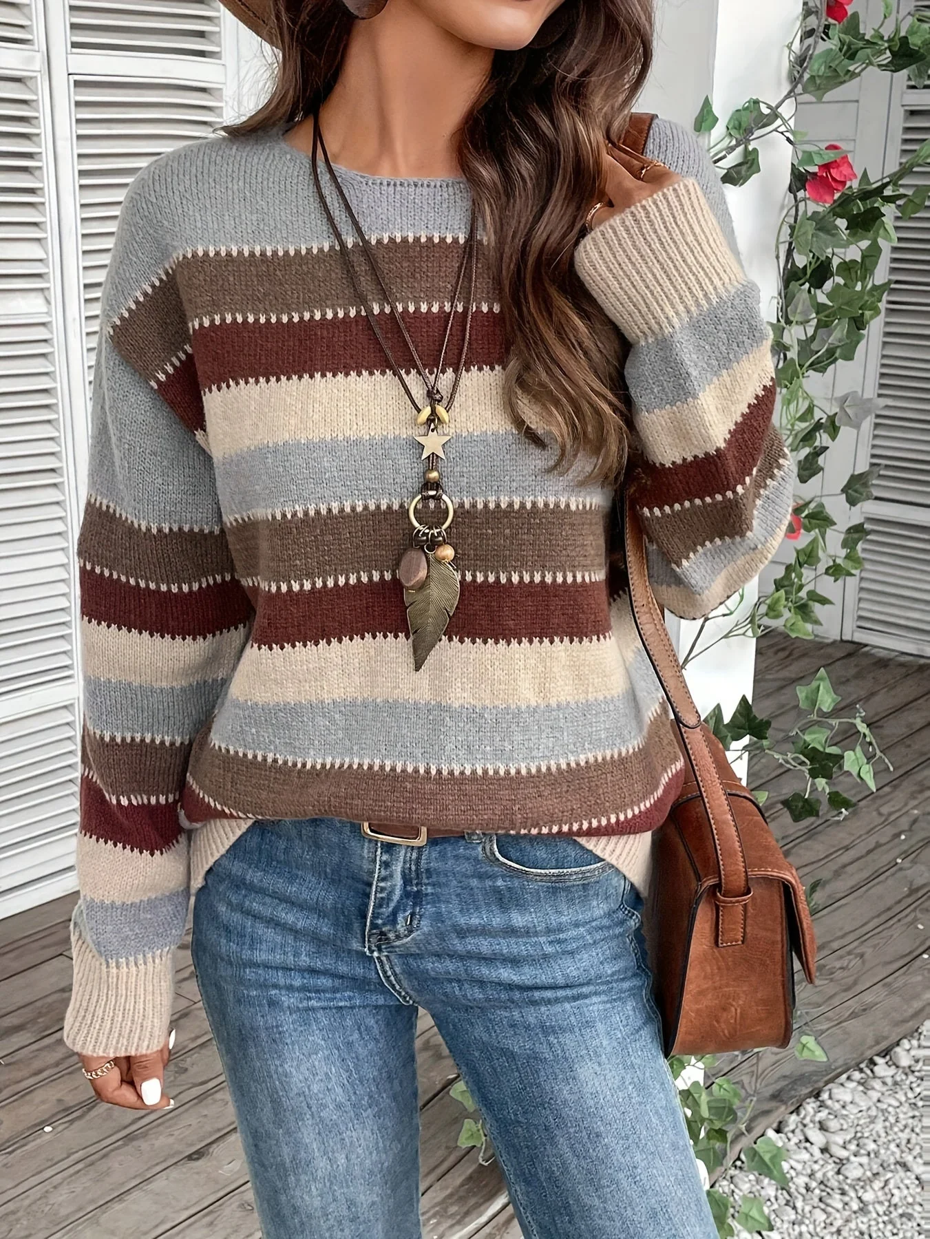 Lotte | Kleurrijke crew neck sweater met drop shoulder en lange mouw - Image 13