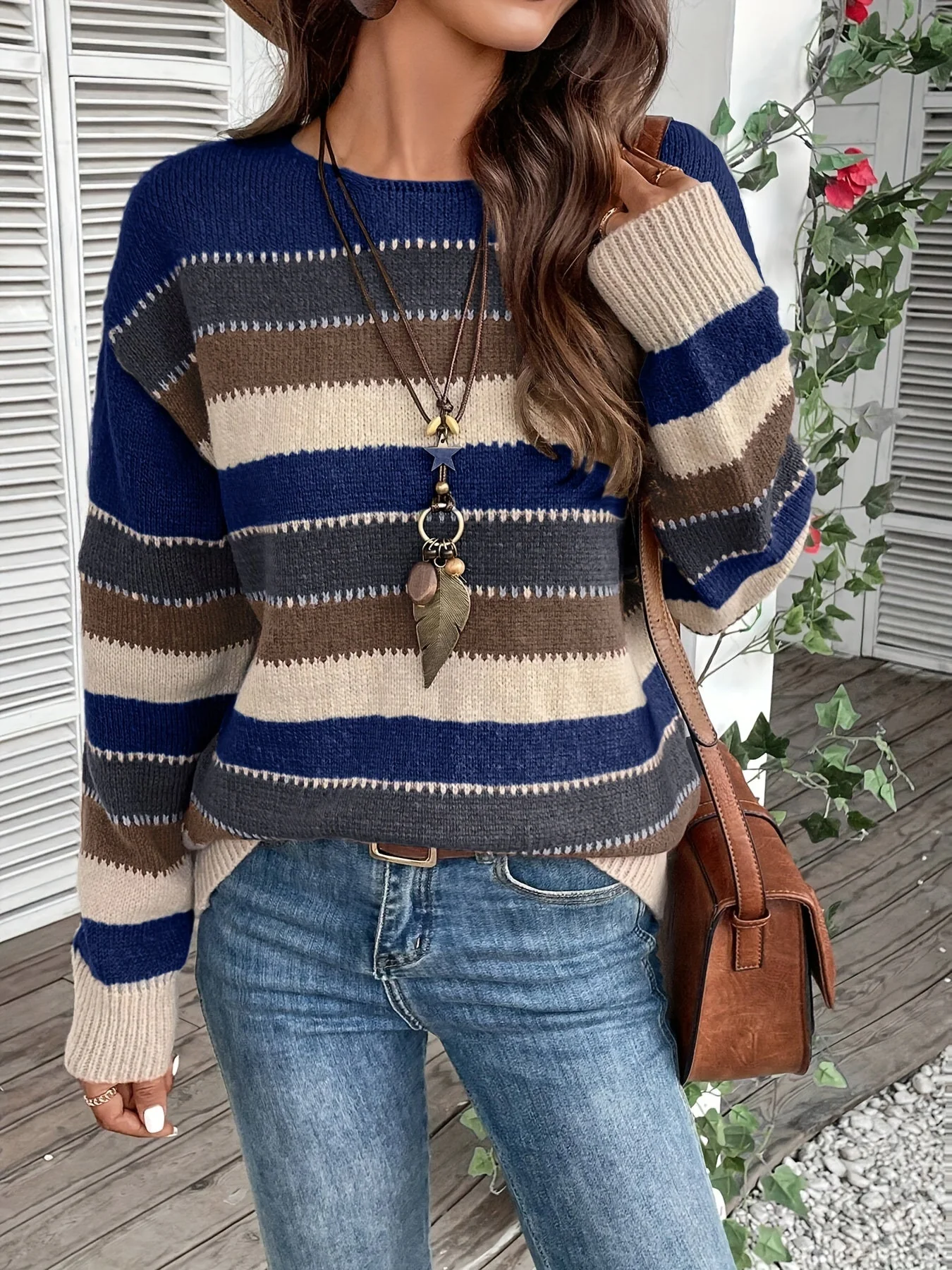 Lotte | Kleurrijke crew neck sweater met drop shoulder en lange mouw - Image 3