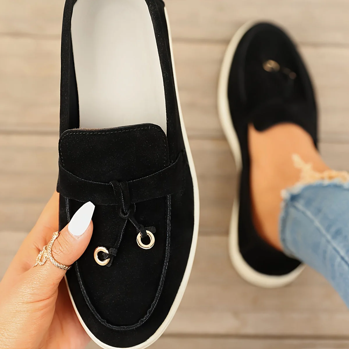 Mila | Vrouwelijke tassel loafer met ijzeren ring en decoratie - Image 3