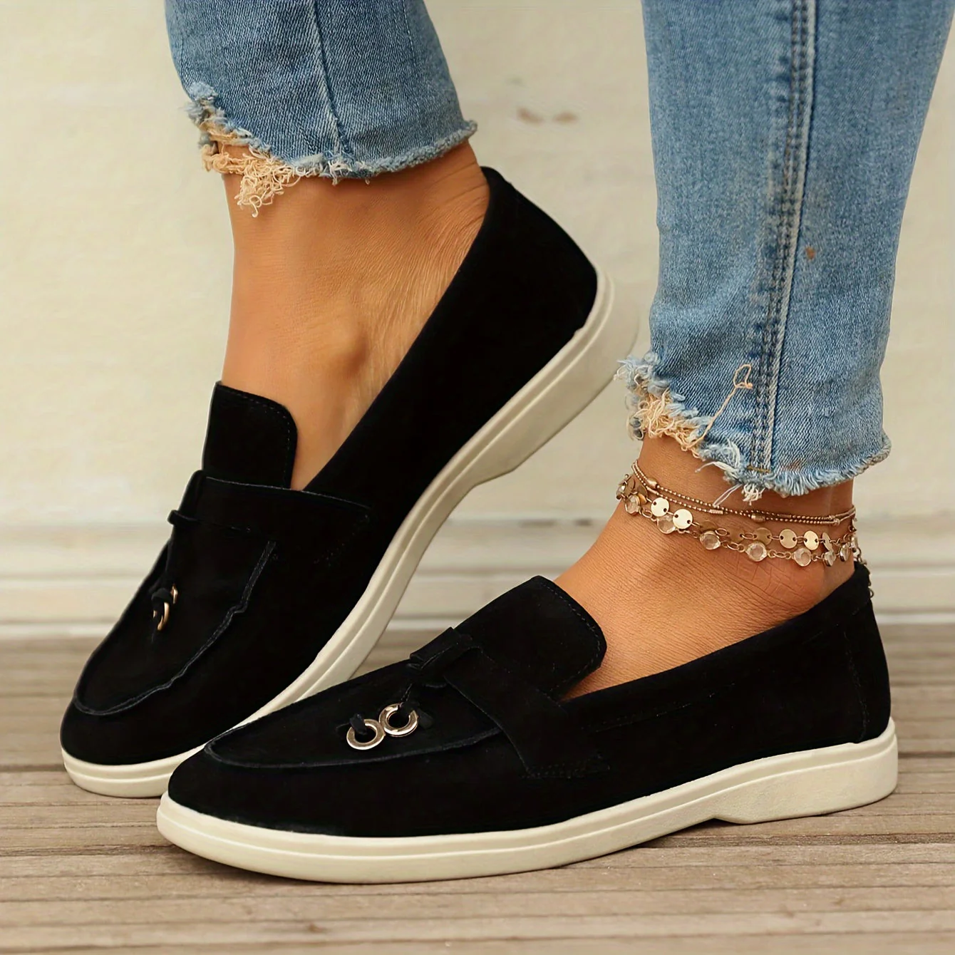 Mila | Vrouwelijke tassel loafer met ijzeren ring en decoratie - Image 5