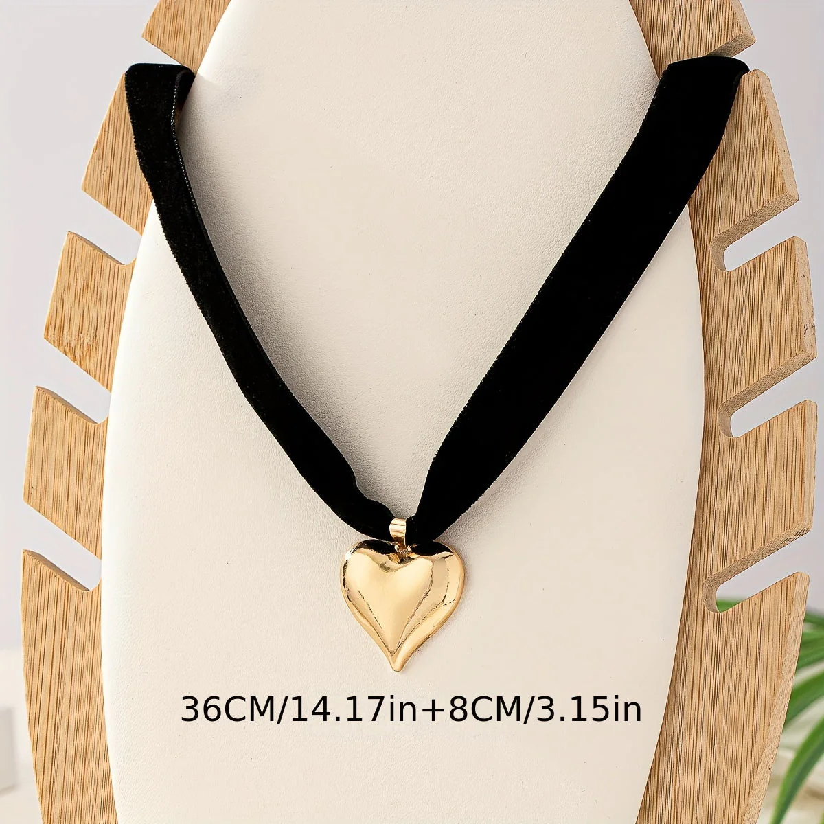 Nina | Elegante sexy liefdeshart ketting met zwarte flanellen band choker - Image 4