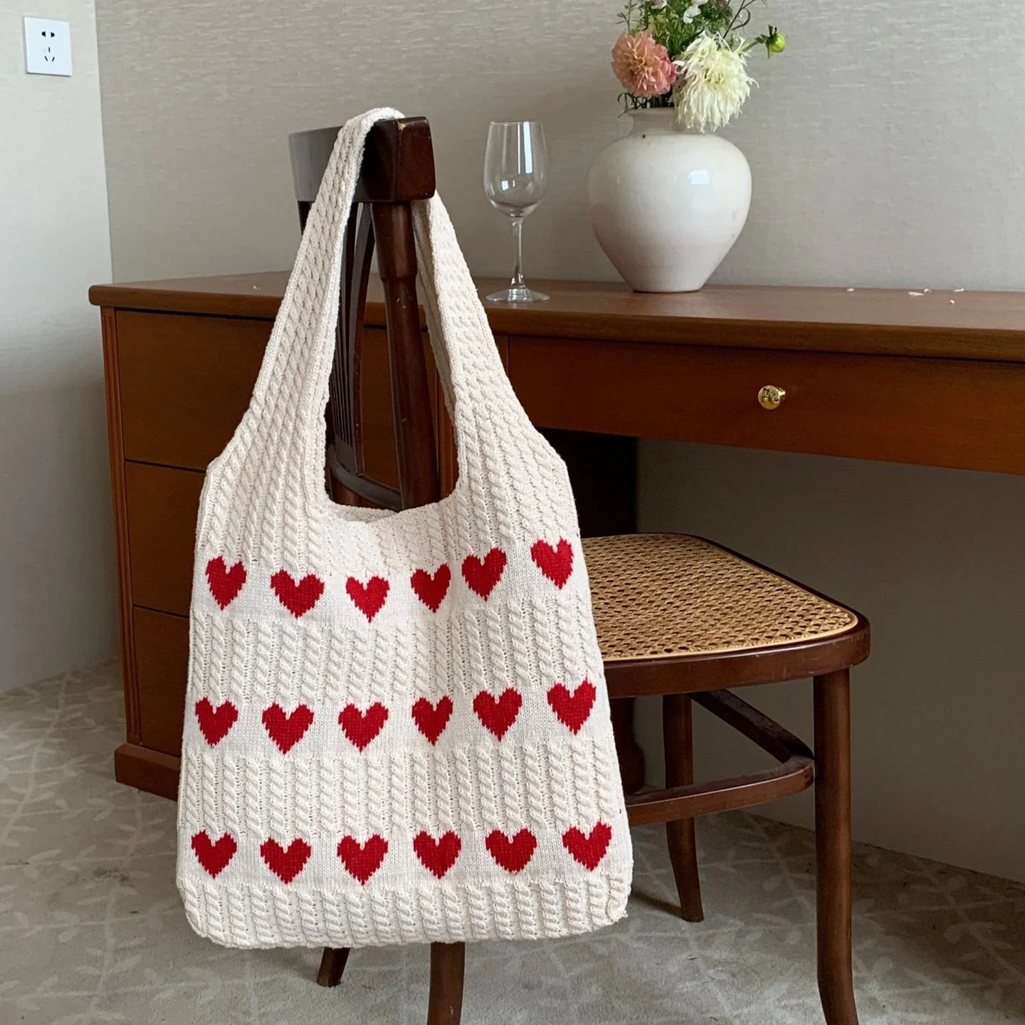 Nina | Gebreide hartpatroon shopper-tas - Image 7
