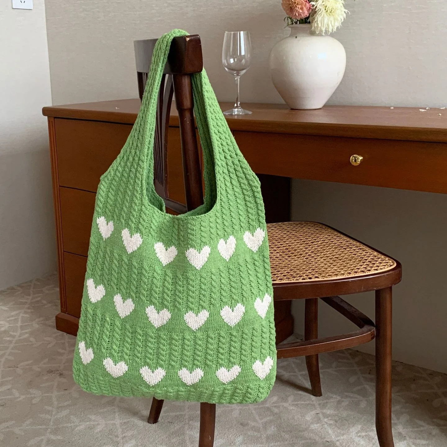 Nina | Gebreide hartpatroon shopper-tas - Image 9