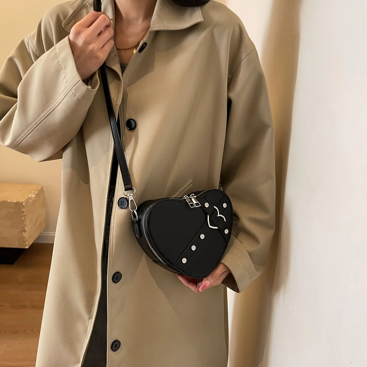 Nina | Hartvormige schoudertas in effen kleur - Image 6