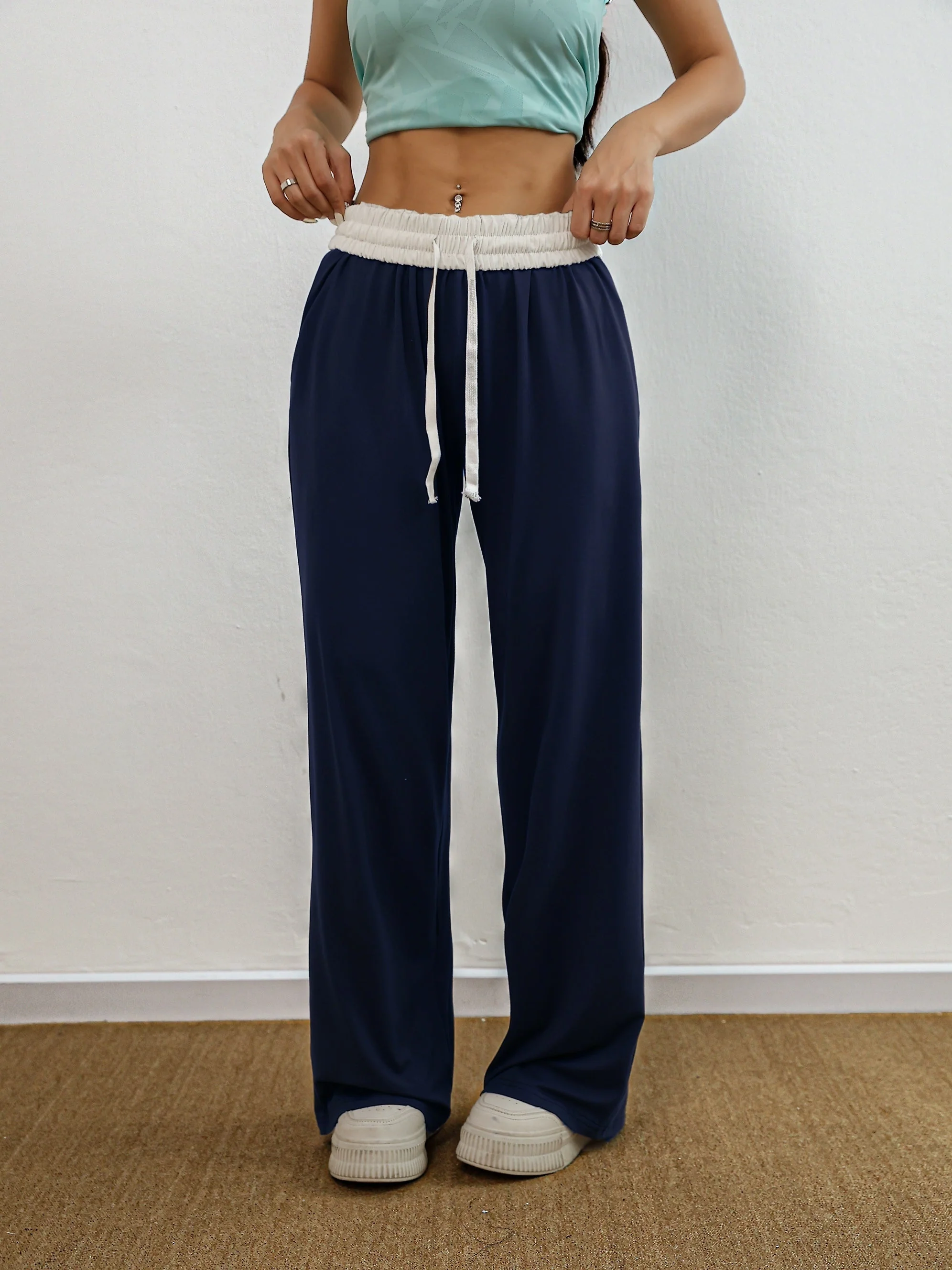Nina | Hoge stretch kleurblok trainingsbroek met zakken - Image 13
