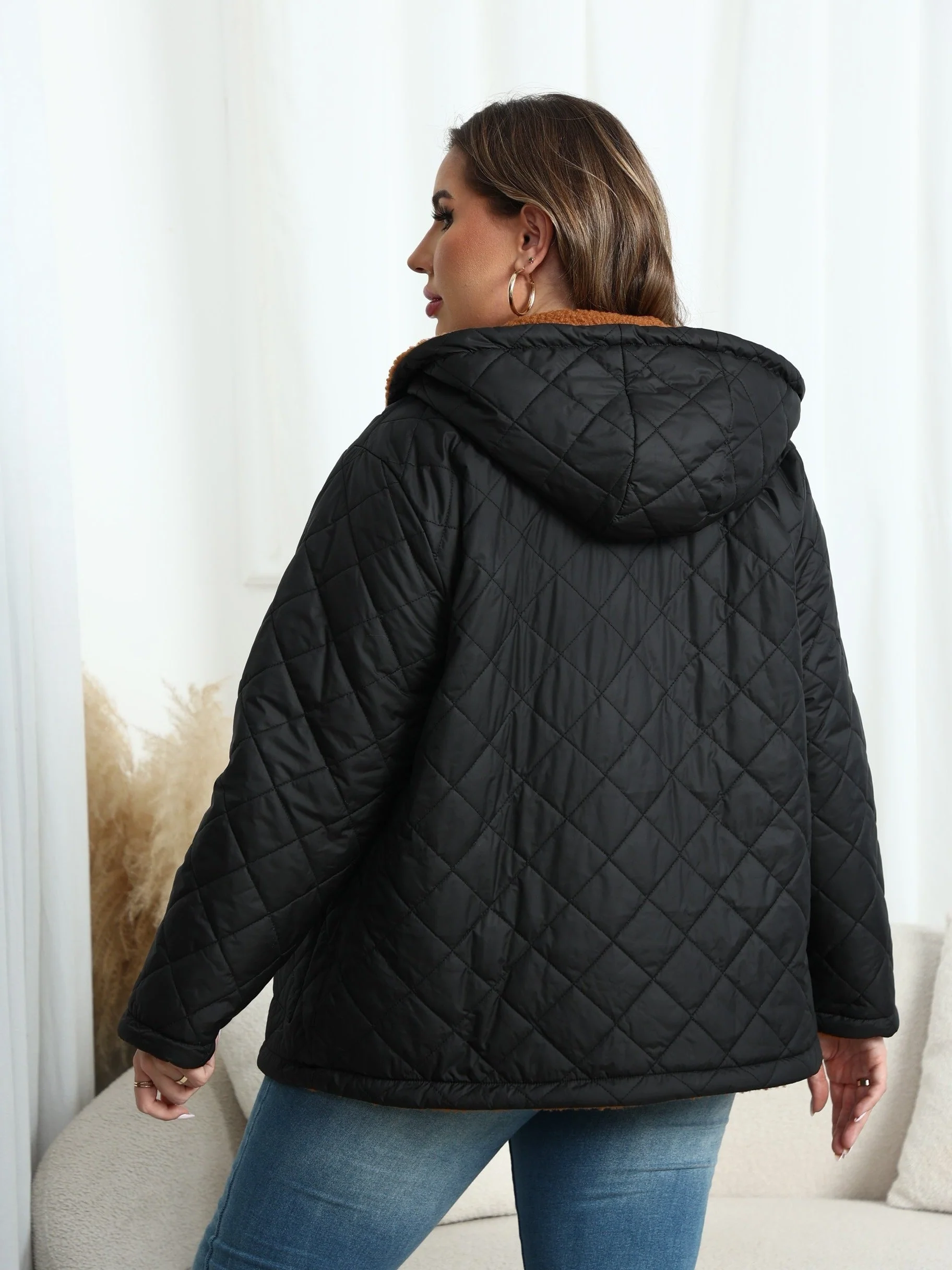 Nina | Plus size pluche gevoerde capuchon gewatteerde jas - Image 2