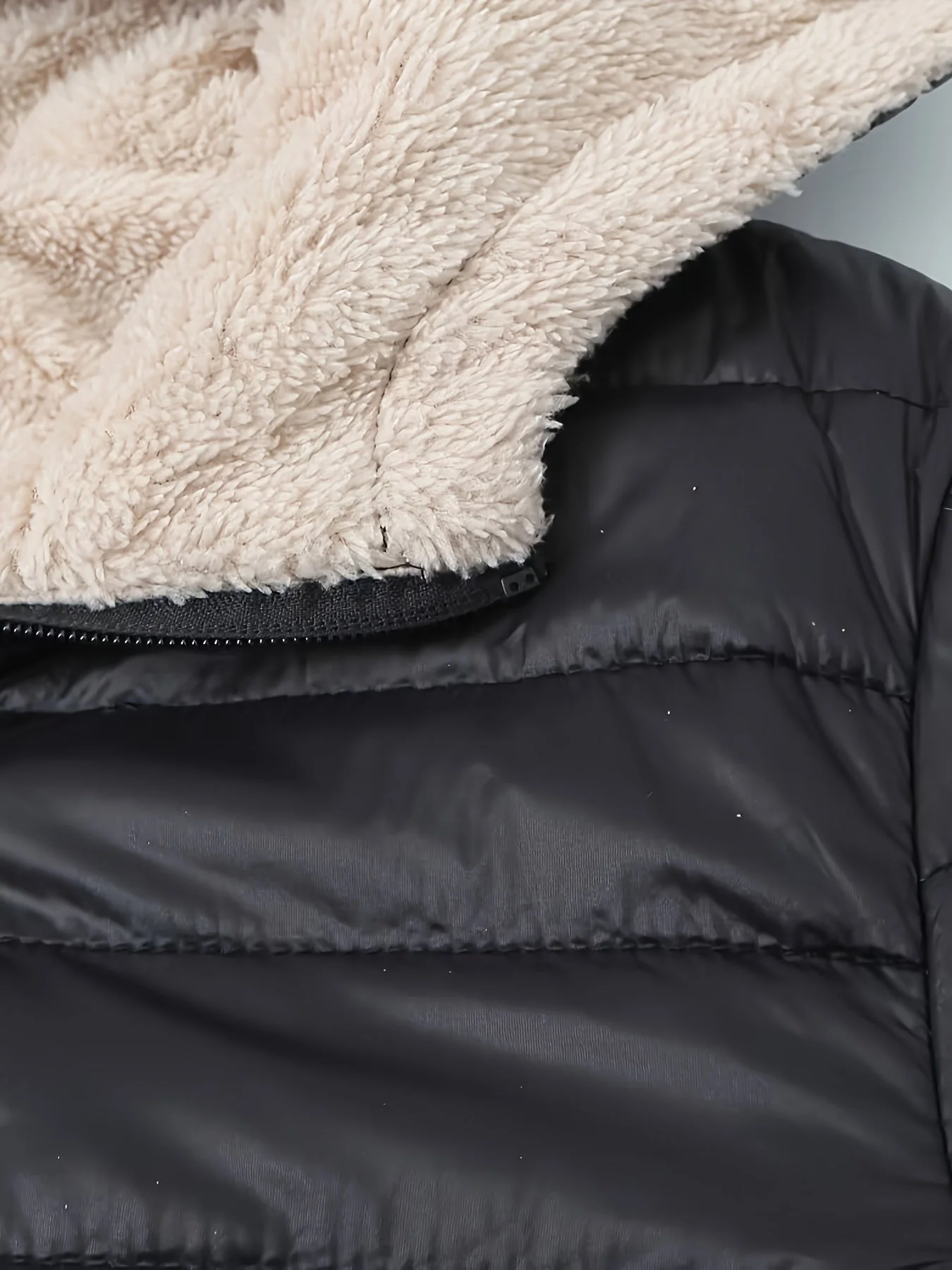 Nina | Warme puffy jas met rits en imitatiefbont voering - Image 6
