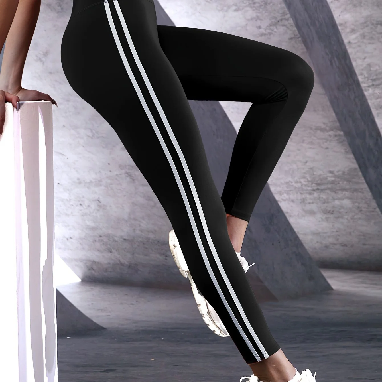 Nina | Yogalegging met hoge tailleband en vochtafvoerend materiaal - Image 12