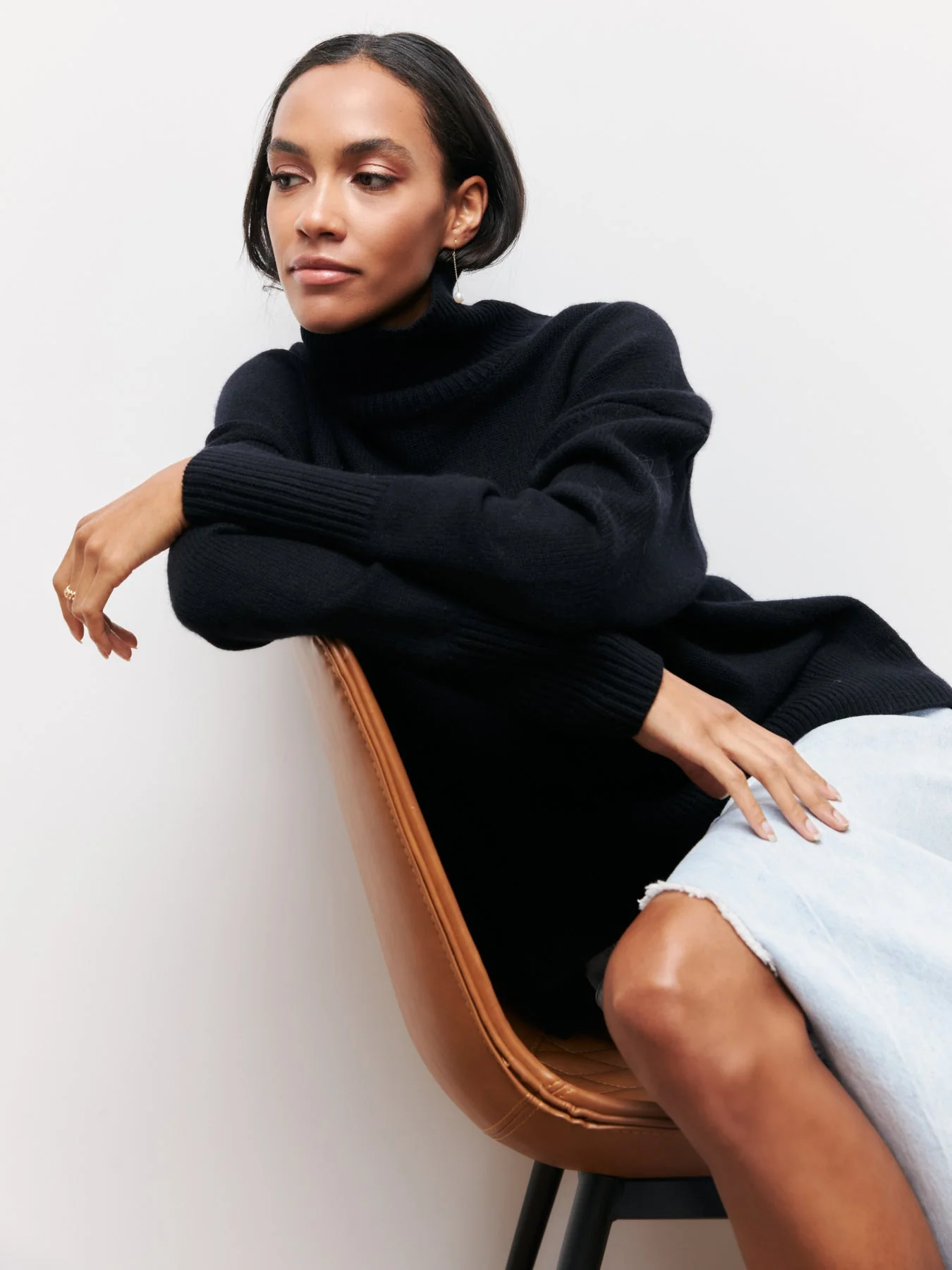 Oversized trui met hoge col en ribgebreide afwerking - Image 3