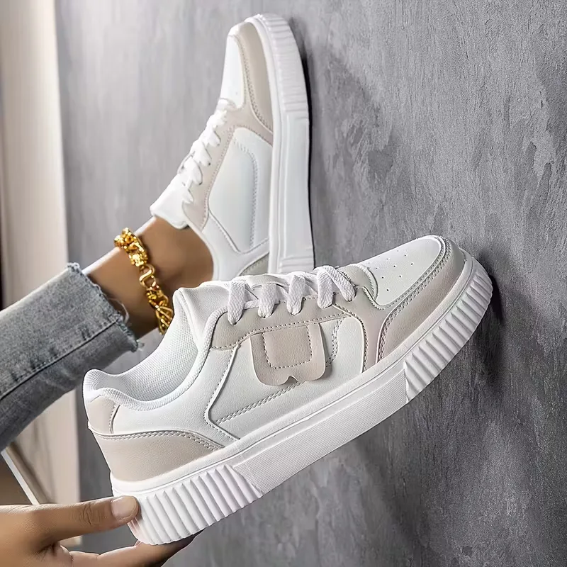 Platform sneaker met kleurblokdesign