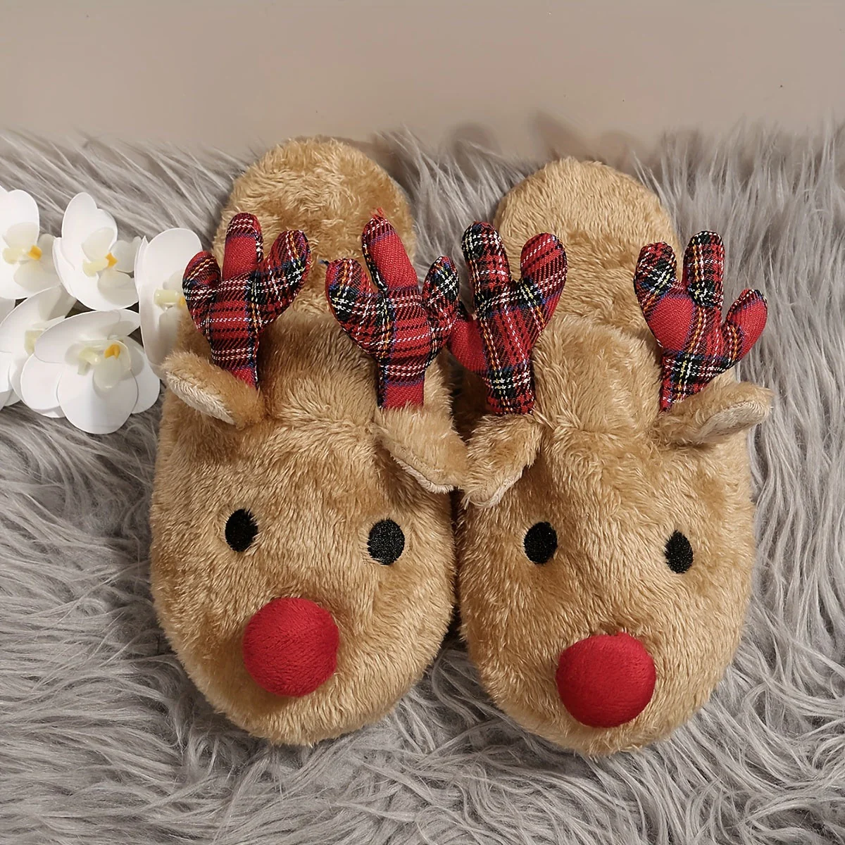 Rudolf | Gezellige kerst rendier pluche slippers voor dames - Image 2