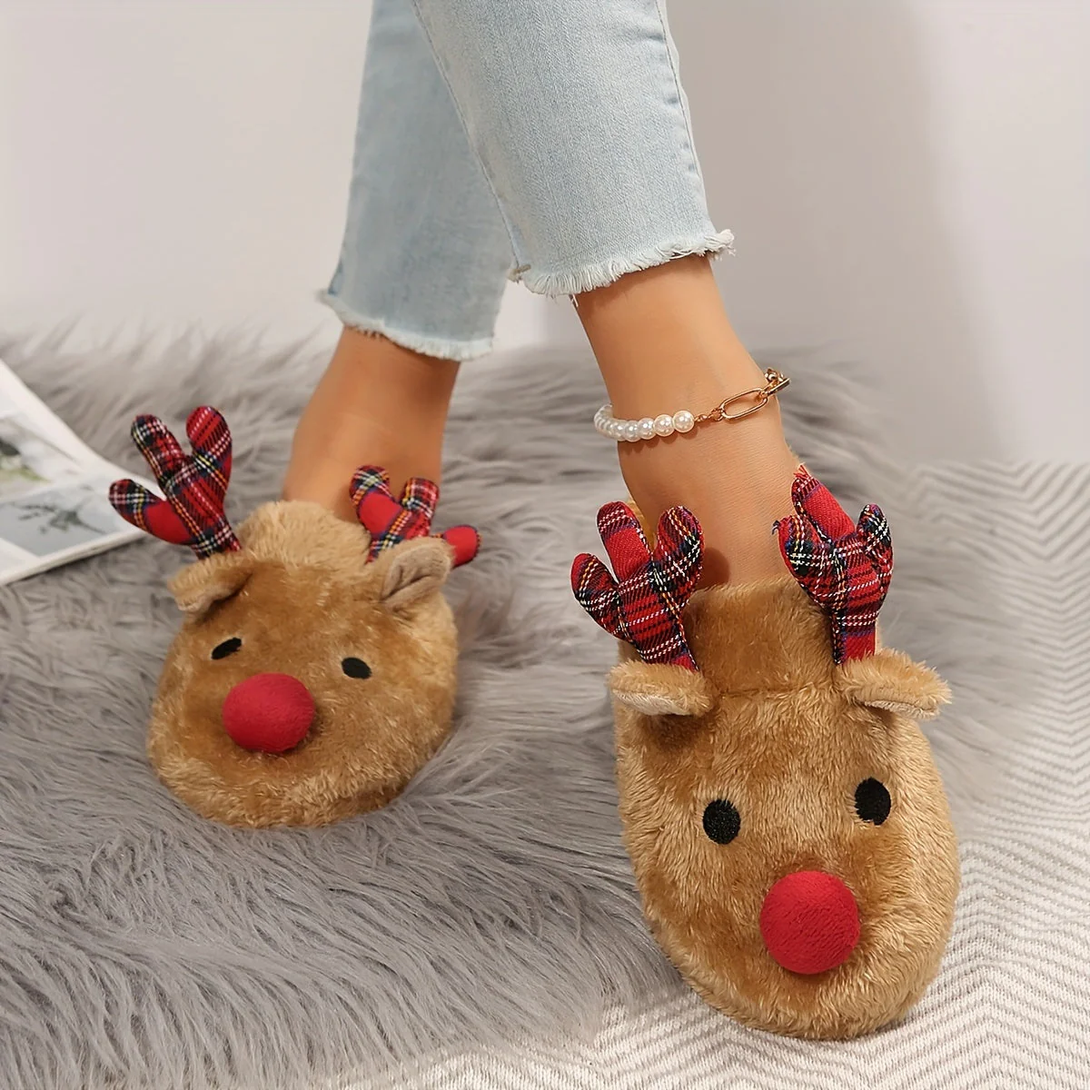 Rudolf | Gezellige kerst rendier pluche slippers voor dames - Image 4