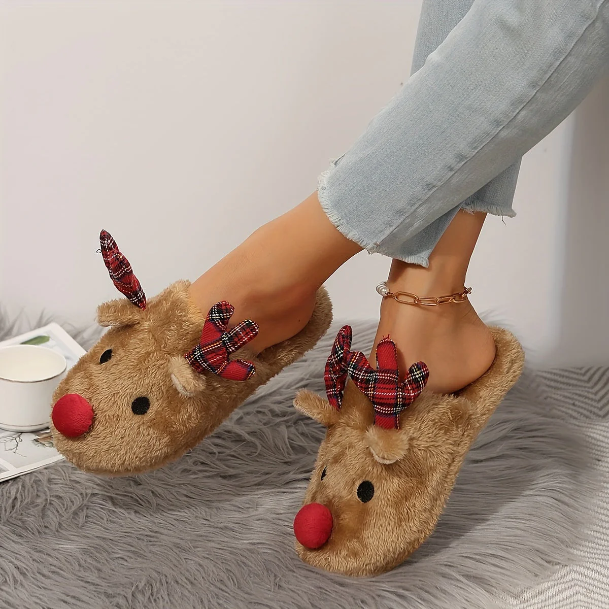 Rudolf | Gezellige kerst rendier pluche slippers voor dames - Image 5