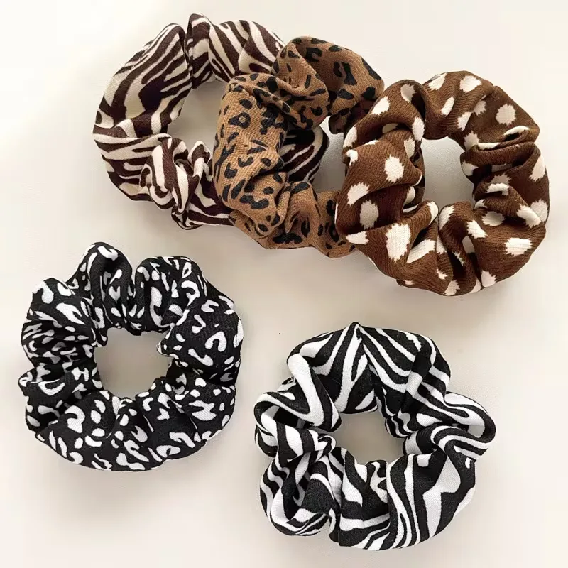 Set van 5 scrunchies met dierenprints - Image 4