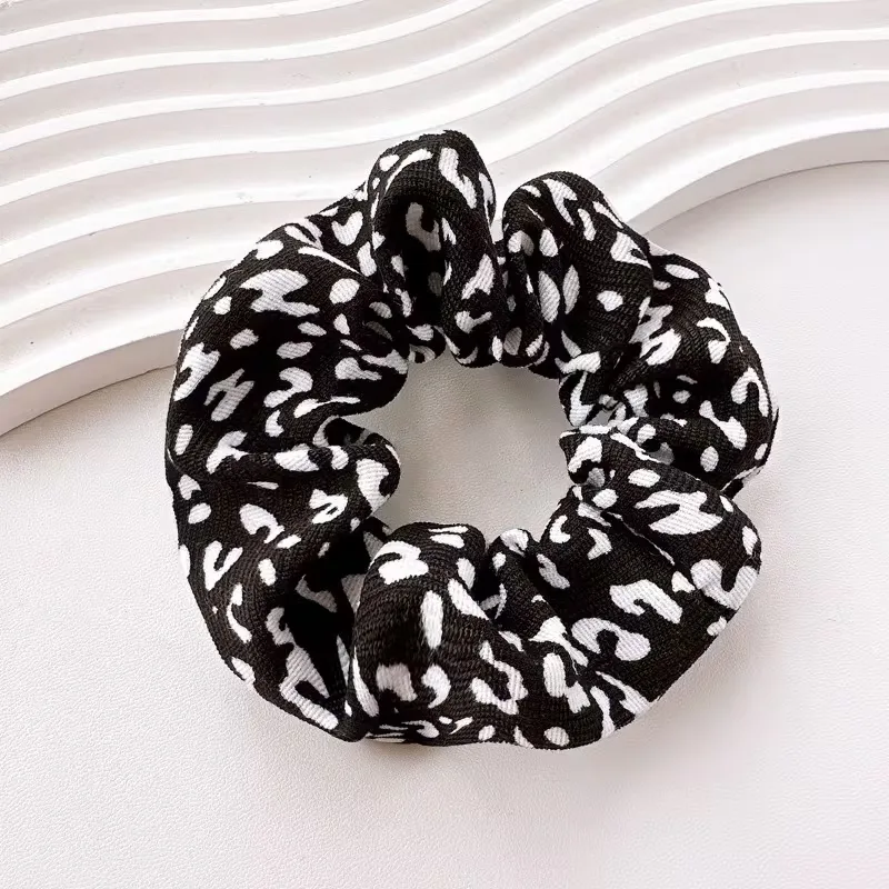 Set van 5 scrunchies met dierenprints - Image 8