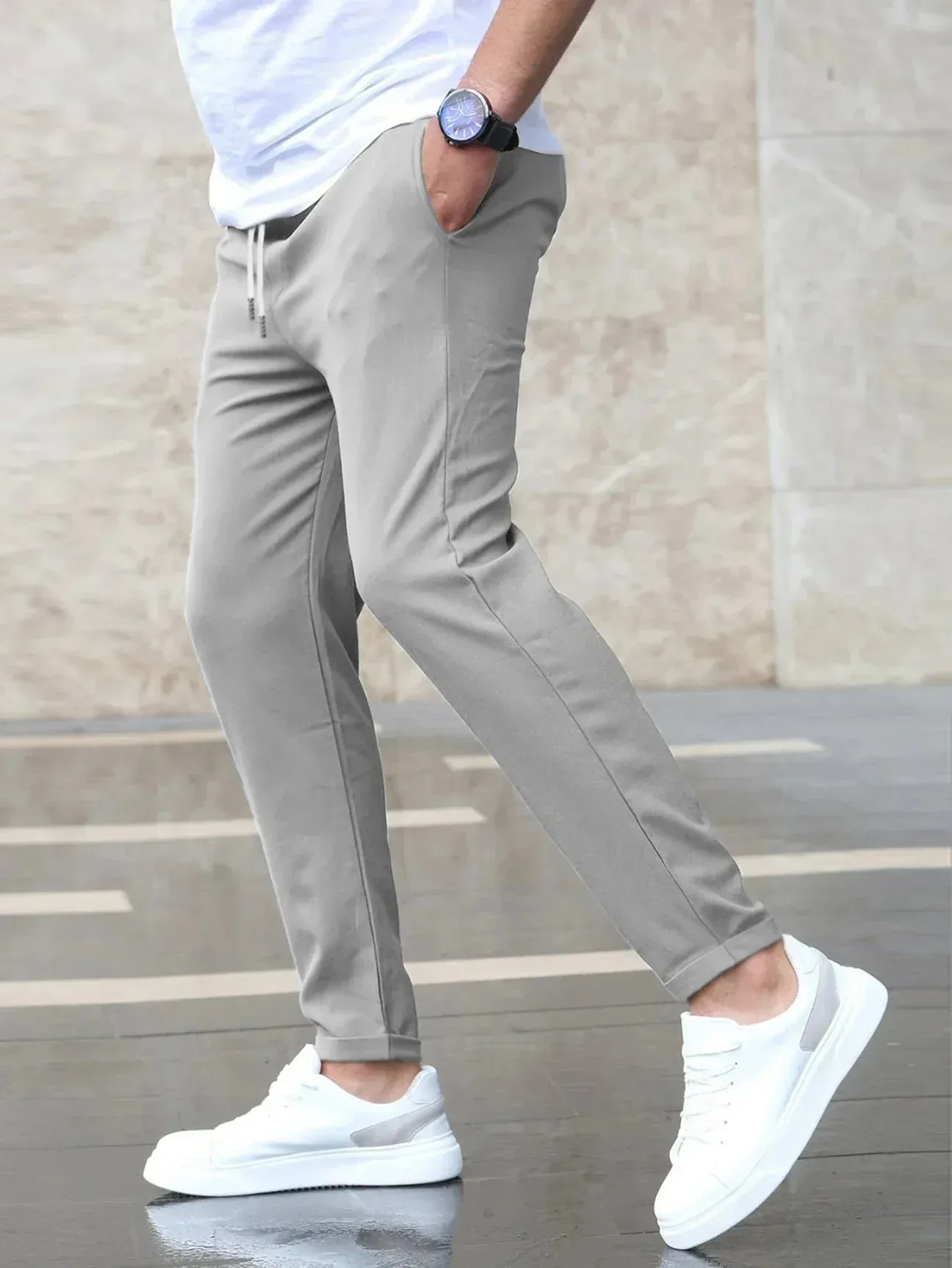 Slim fit broek met elastische taille en zijzakken - Image 2
