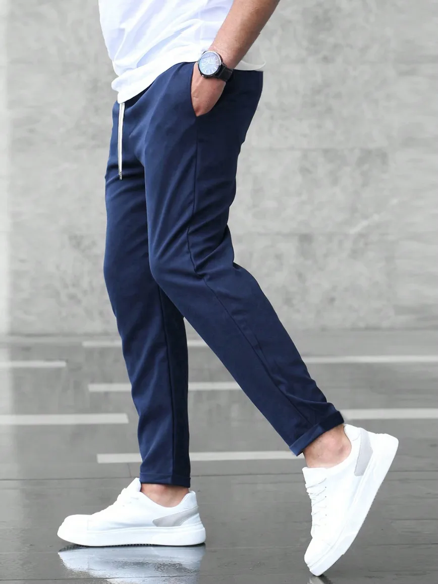 Slim fit broek met elastische taille en zijzakken - Image 3