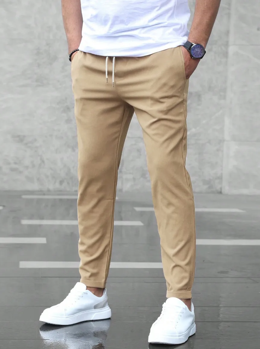 Slim fit broek met elastische taille en zijzakken - Image 6