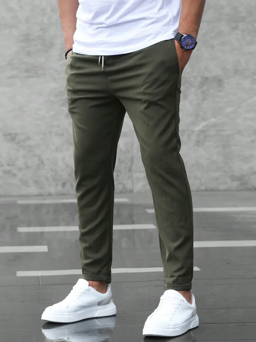 Slim fit broek met elastische taille en zijzakken - Image 9