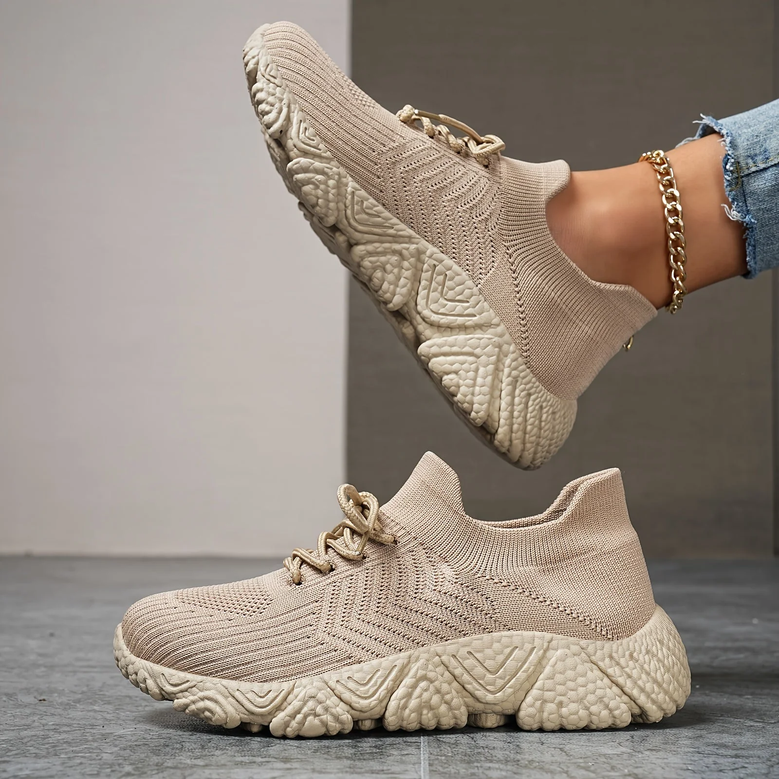 Sophie | Ademende lage sneakers in effen kleur - Image 2