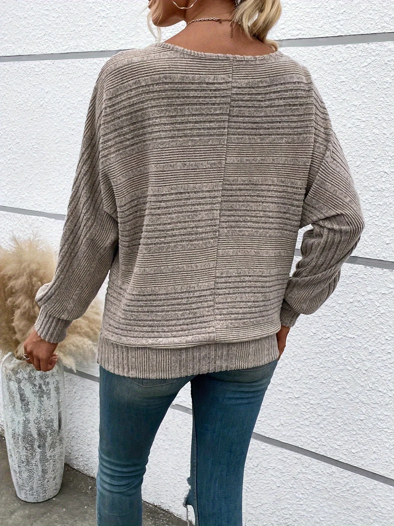 Sophie | Effen casual pullover met ronde hals en wijde mouwen - Image 22